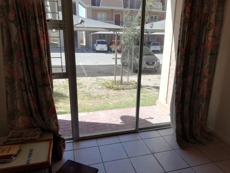 2 Bedroom Property for Sale in Uitzicht Western Cape